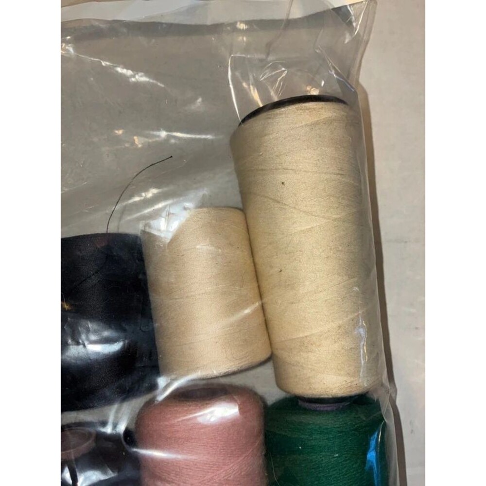 Assorted threads: - Picture 5 of 10